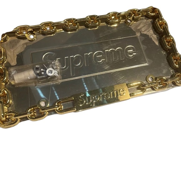 Supreme Gold Chain License Plate Frame - Picture 2 of 3
